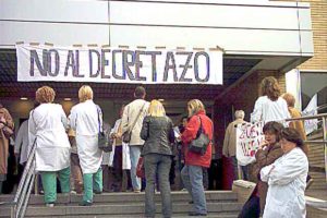 Los trabajadores del Hospital La Fe se movilizan para que se modifique un decreto firmado y defendido por CC.OO. y SATSE