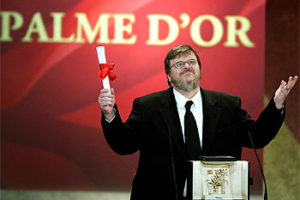 Michael Moore gana la Palma de Oro
