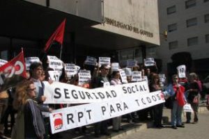 Una quarantena de treballadors de la Seguretat Social demanen millores laborals a la subdelegació del govern a Tarragona