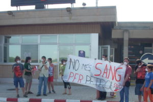 Tarragona : acció informativa i de denuncia davant les portes de Repsol YPF