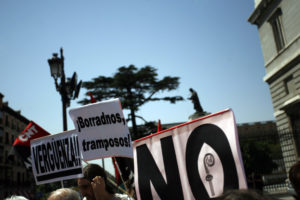 Imágenes de la manifestación de CNT en Madrid el 30 de junio por el derecho a la apostasía