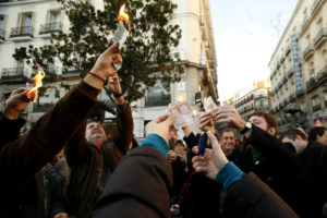 2.000 personas se manifestaron ayer en Madrid contra la crisis y la política del gobierno