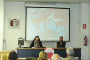 Imágenes de la charla de Italia Méndez en Alicante