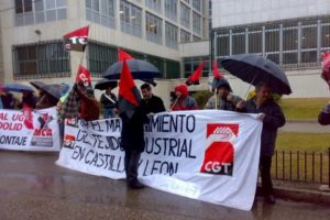 Valladolid : el Comité de Empresa de Renault se concentra ante la Junta contra el ERE