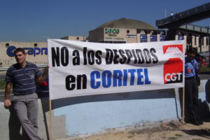 Madrid : Un centenar de personas se concentra frente a Coritel para protestar por los despidos