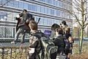OTAN Game Over 2009 : centenares de detenidos en Bruselas cuando trataban de introducirse en el cuartel general de la OTAN