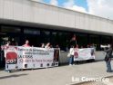 CGT se concentra en Repsol Petróleo como protesta por el despido de ocho trabajadores en el área de lubricantes
