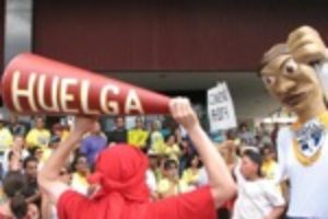 Puerto Rico :  huelga nacional contra despidos en sector público