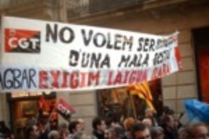 Unos 1500 trabajadores se manifiestan contra los despidos en Aguas de Barcelona