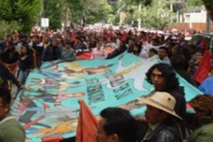 500 manifestantes en apoyo a la CGT en la embajada de España en México