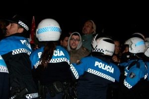 Valladolid : La policía municipal carga brutalmente sin justificación alguna en las puertas de Auvasa