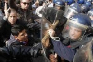 La represión de la marcha del 12 de febrero no frena a la oposición argelina