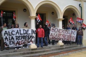 Concentración en Algeciras contra acoso laboral de Urbaser y Algesa