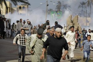 Fuerzas de Gaddafi atacan a los rebeldes en medio de ofensiva liderada por Estados Unidos