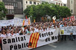 Miembros de CGT Sabadell retenidos y multados durante la manifestación por la sanidad pública