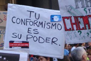 Crónicas y enlaces 15 de mayo: Contra políticos y banqueros Democracia Ya!