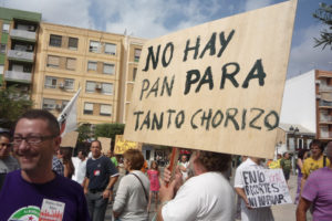 Paterna marcha contra el despido de 27 interinos municipales