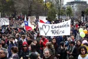 Fin del lucro y asamblea constituyente, la demanda que crece en el estudiantado y en el Pueblo chileno