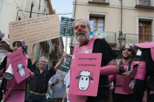 Manifestación en Valladolid en protesta por la visita del Papa (19 agosto)