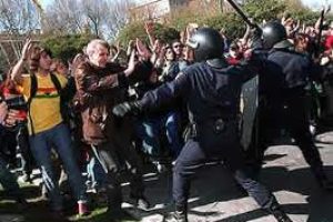 Policía reprime a manifestantes de “Occupy” de todo Estados Unidos