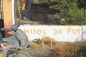 Asalto y destrozos en la Escuela Libre Pideia de Mérida