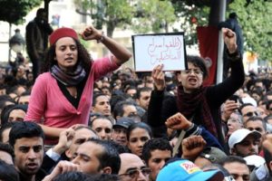 Centenares de mujeres se manifiestan en Túnez en defensa de sus derechos