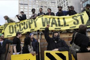 Activistas de “Occupy Wall Street” toman posesión de casas ejecutadas