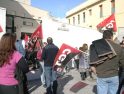 La Delegada de Educación de Cádiz permite colgar Santas y censura un cartel alusivo a la religión fuera de la Escuela