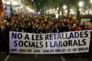 Tarragona: Más de 2.000 funcionarios salen a la calle para rechazar los recortes