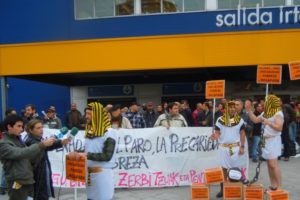 Rebajas en el Megapark de Bilbao: Los derechos laborales por los suelos