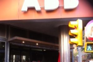 Concentración en Barcelona de apoyo  a lxs trabajadorxs en lucha de ABB Córdoba