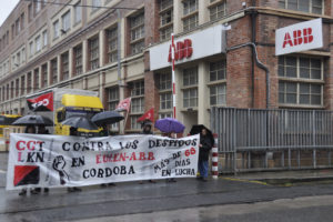 Concentración en Trapagarán en solidaridad con la lucha en AAB-Eulen de Córdoba