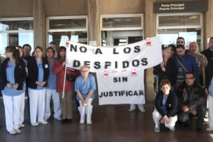 Concentración en solidaridad con la trabajadora despedida del Hospital de Sagunto