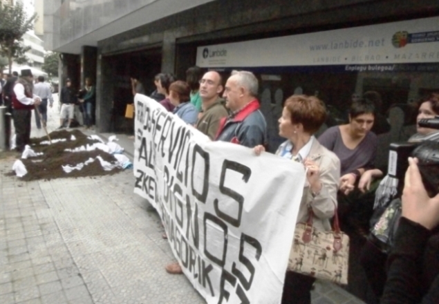 Movilización en Bilbo contra los recortes del Gobierno Vasco y Lanbide