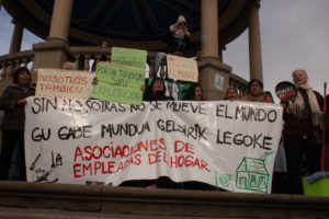 Las trabajadoras domésticas se manifiestan en Iruñea