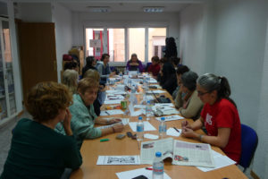 [Fotos] Encuentro de mujeres CGT, y posterior performance, ante la Almudena, en Madrid