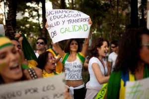 Ni en Brasil ni en ninguna parte deben desaparecer las luchas o las libertades debido al Mundial de futbol