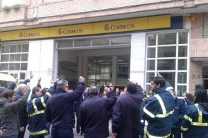 Se intensifican las protestas, movilizaciones y cortes de calle en las Unidades de Reparto de Correos en Castelló