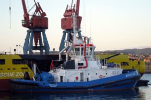 Las empresas del remolque portuario de Barcelona retiran la medida de imponer una jornada de 3.168 horas anuales