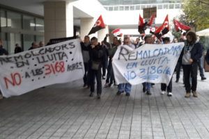 Continúa la huelga de remolcadores de Barcelona