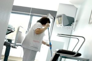 Despidos a go-go en el servicio de limpieza del Hospital Regional Universitario de Málaga (Materno, Carlos Haya y Hospital Civil)