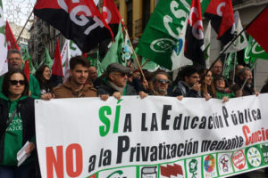 [Fotos]  Manifestaciones en Granada contra la privatización de la educación mediante conciertos