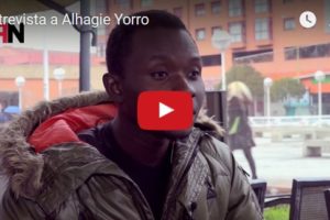 Entrevista a Alhagie Yorro, primer inmigrante en denunciar la estancia en los CIE en el Parlamento Europeo