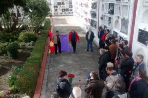 Trabajos de localización de los guerrilleros Bernabé López Calle y Juan Ruiz Huércano  en el cementerio de Medina Sidonia