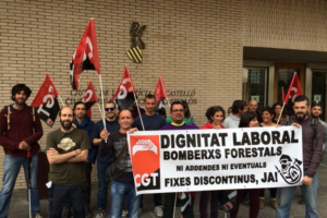 [Fotos] CGT se concentra ante los Juzgados de Castelló para reivindicar dignidad laboral para los bomberos forestales