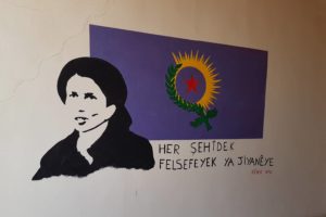 Conocemos los 20 años de autogestión, democracia directa y liberación de la mujer en Makhmur