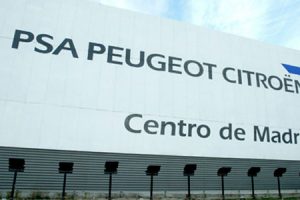 CGT denuncia el despido de un compañero en PSA Madrid por exigir ropa de trabajo