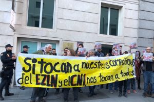 La Red Europa Zapatista se concentra frente a la Embajada de México en Madrid para expresar su apoyo al zapatismo