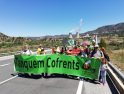 “Tanquem Cofrents” realiza su marcha anual a la nuclear y marca una línea roja a la prolongación de su actividad hasta 2030