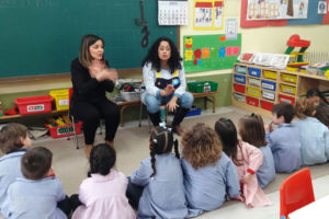 Educación se niega a dotar de intérpretes al profesorado sordo